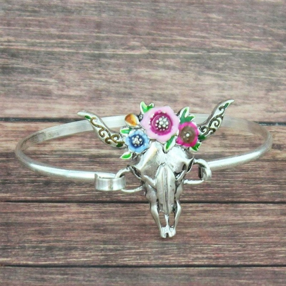 So Western boho Floral Wreath Steer head Bracelet - Picture 3 of 8